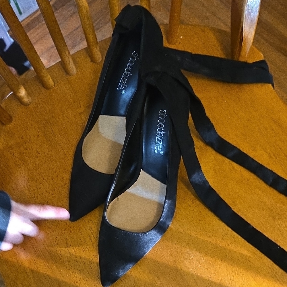 Shoe Dazzle Elegant Black Ribbon Heels